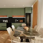 Ari Luxury * Τίρανα