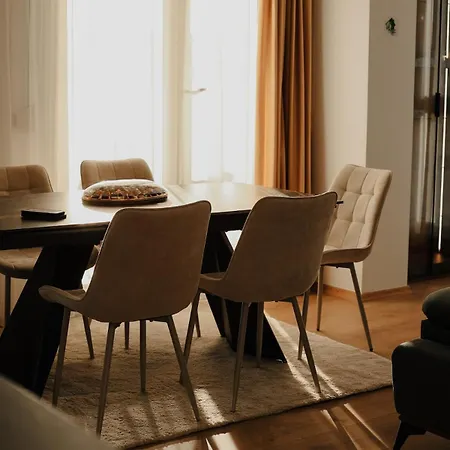 Ari Luxury Apartment *